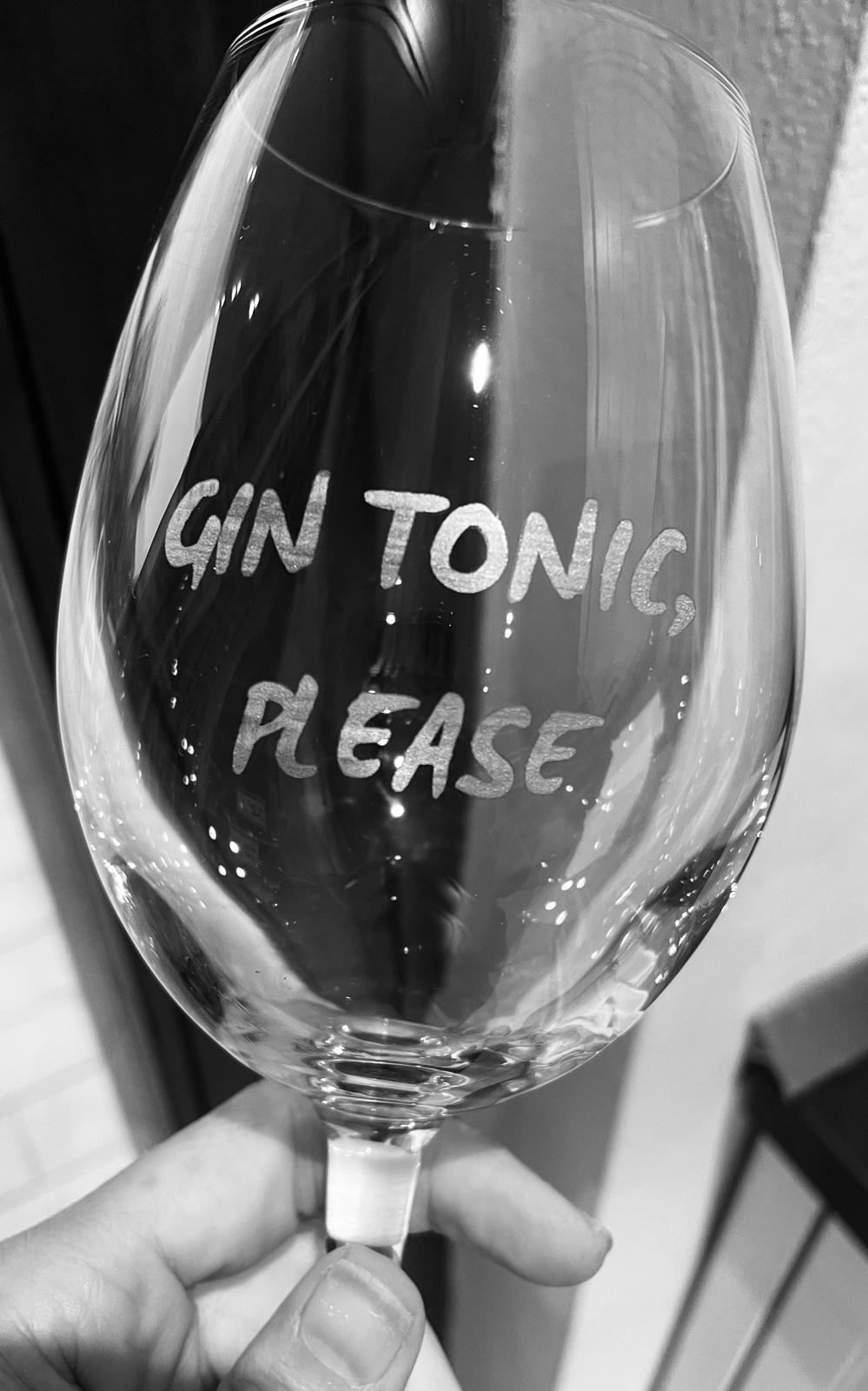 Targa in legno inciso con pattern geometrico