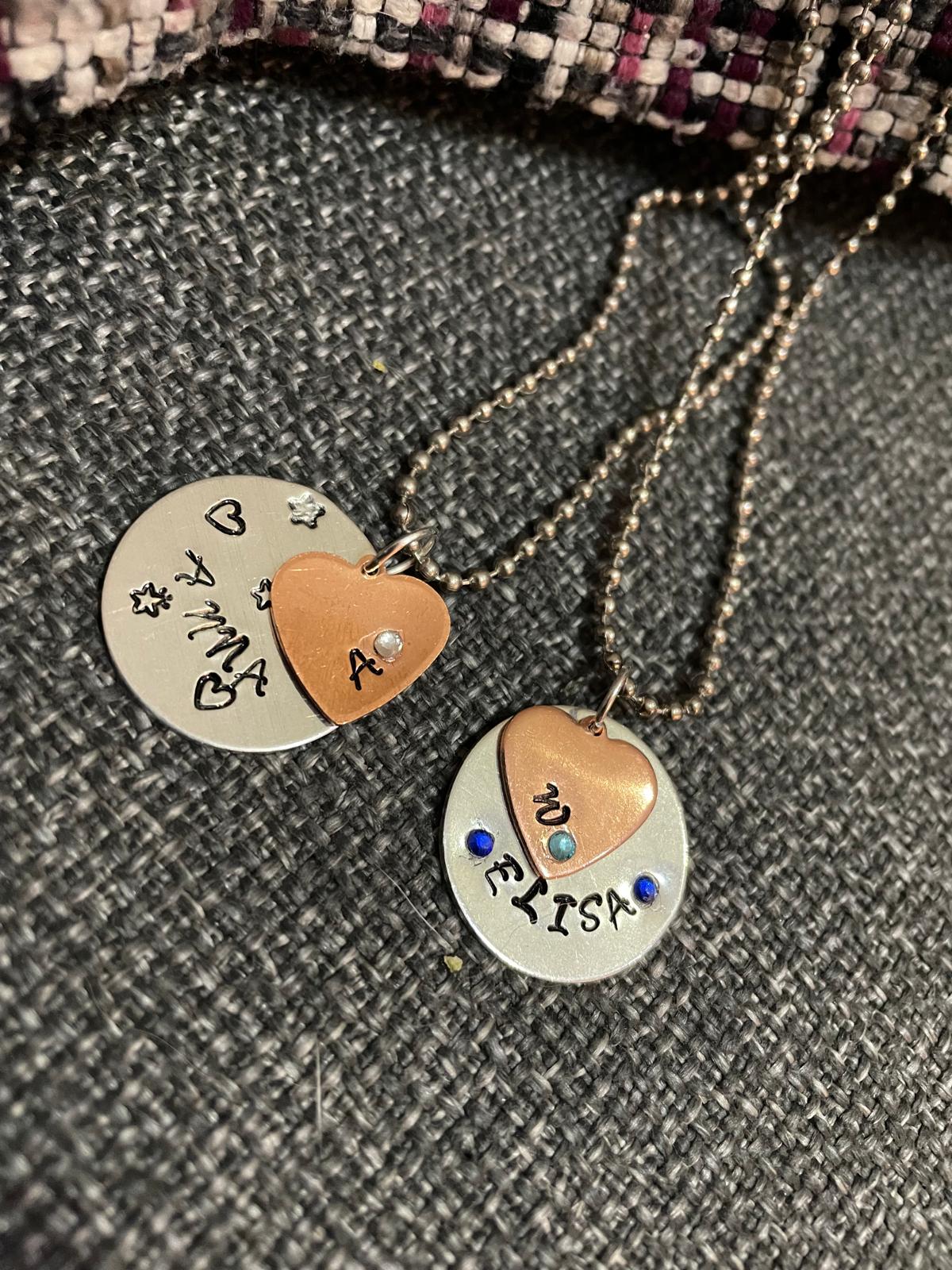 Lastra in metallo con incisione luminosa